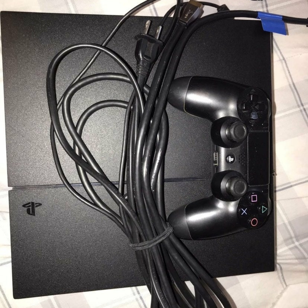 Ps4 - Picture 2 of 5